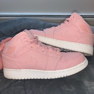 Air Jordan Retro Mid